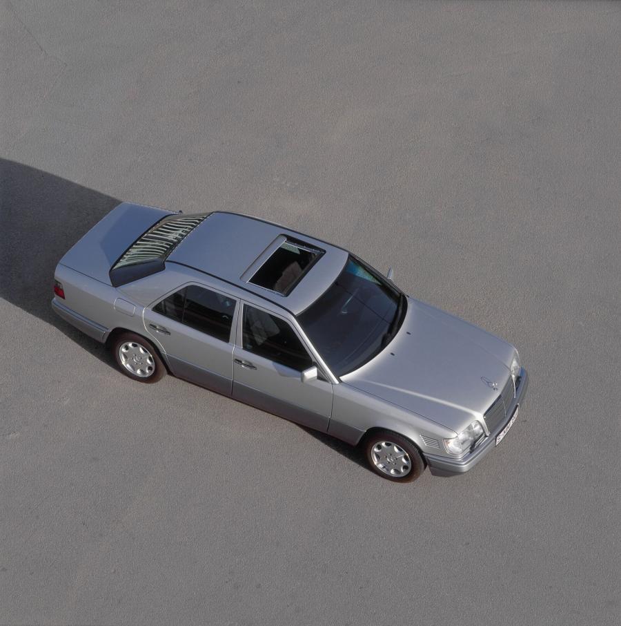  Mercedes-Benz E-Class 1985 года  (фото 4 из 4)